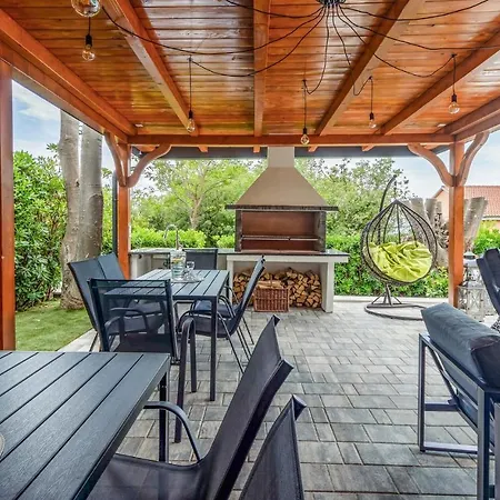 Pet Friendly In With Kitchen * Dramalj