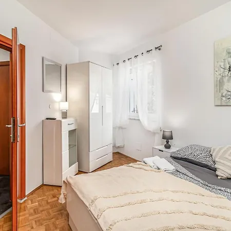 Apartamento Pet Friendly In With Kitchen
