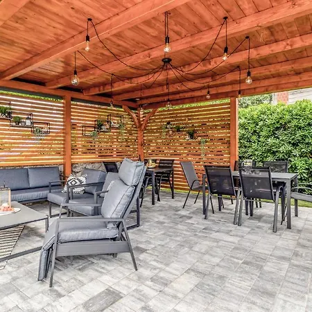 Pet Friendly In With Kitchen Apartamento